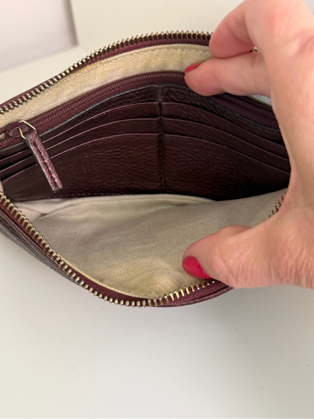 Gucci Soho Metallic Leather Wristlet Clutch Burgundy - Picture 9 of 10